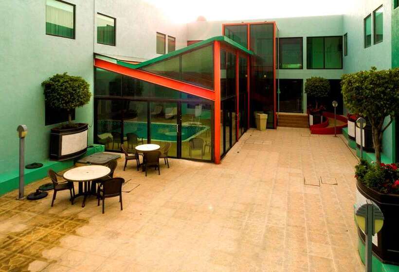 فندق Excellence Express & Suites