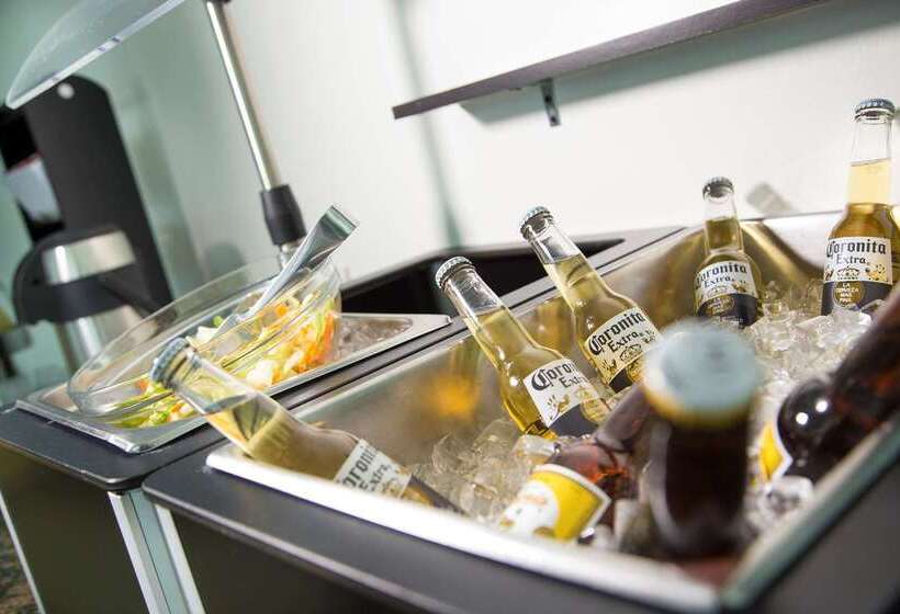 فندق Excellence Express & Suites