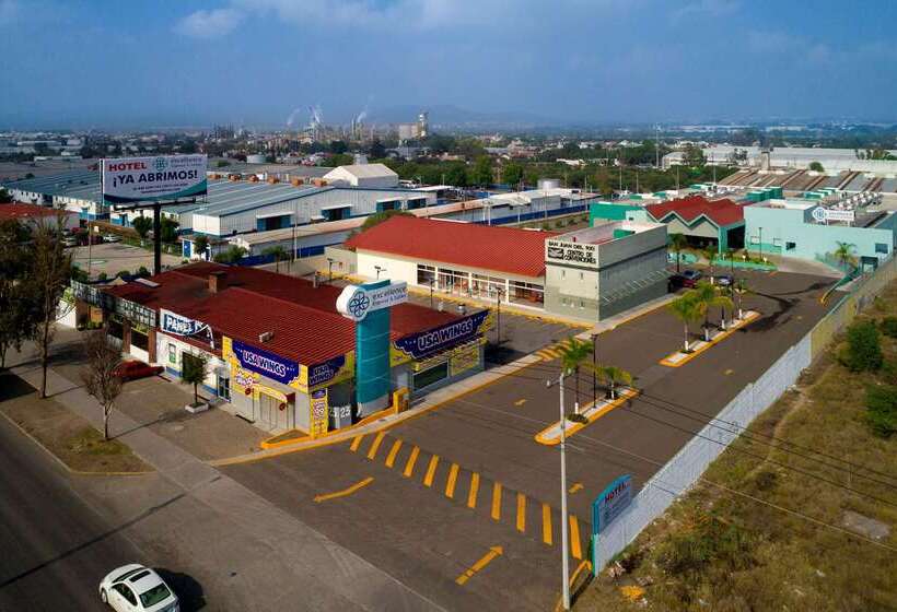 فندق Excellence Express & Suites