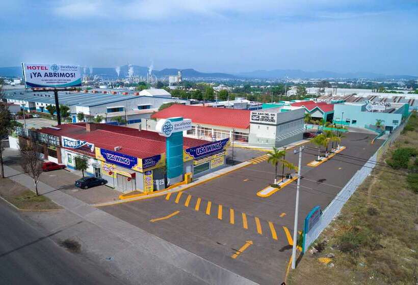 فندق Excellence Express & Suites