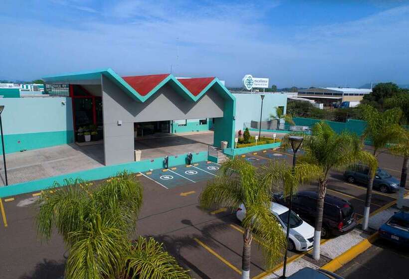 فندق Excellence Express & Suites