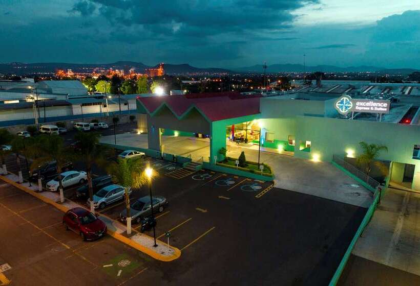 فندق Excellence Express & Suites