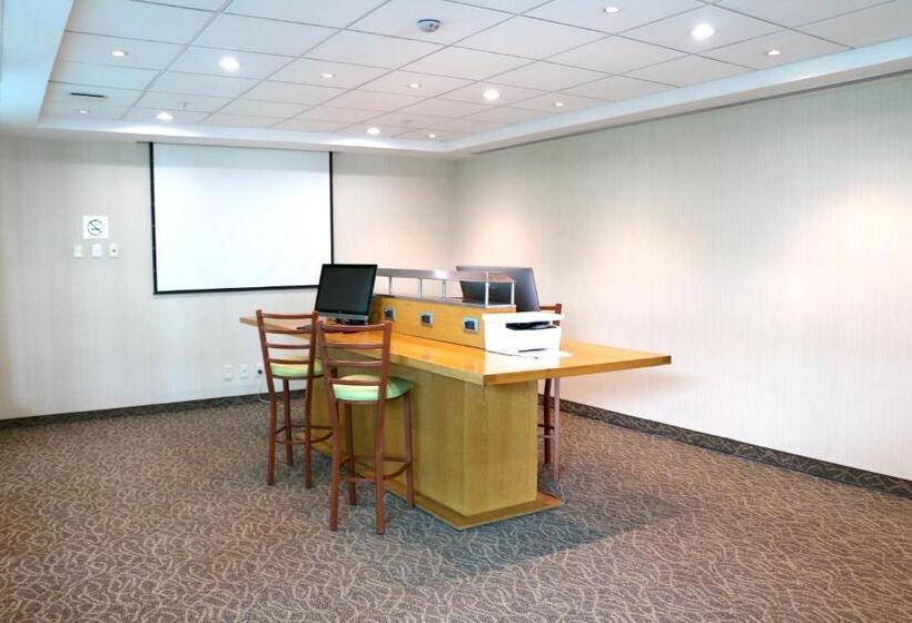 فندق Excellence Express & Suites