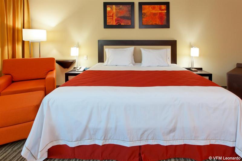 فندق Excellence Express & Suites