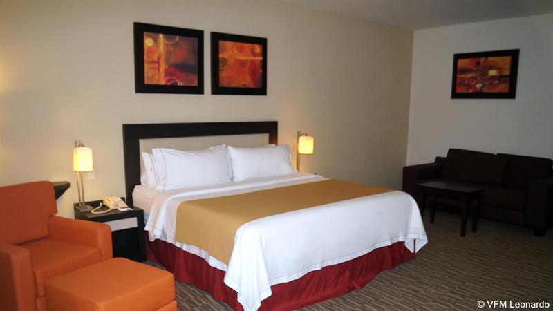 فندق Excellence Express & Suites