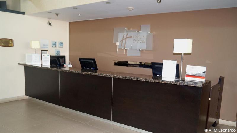 فندق Excellence Express & Suites