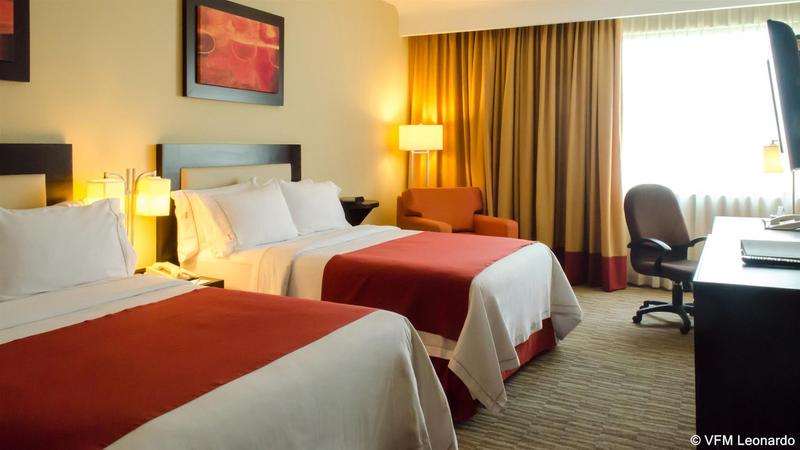 فندق Excellence Express & Suites