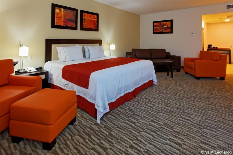 فندق Excellence Express & Suites