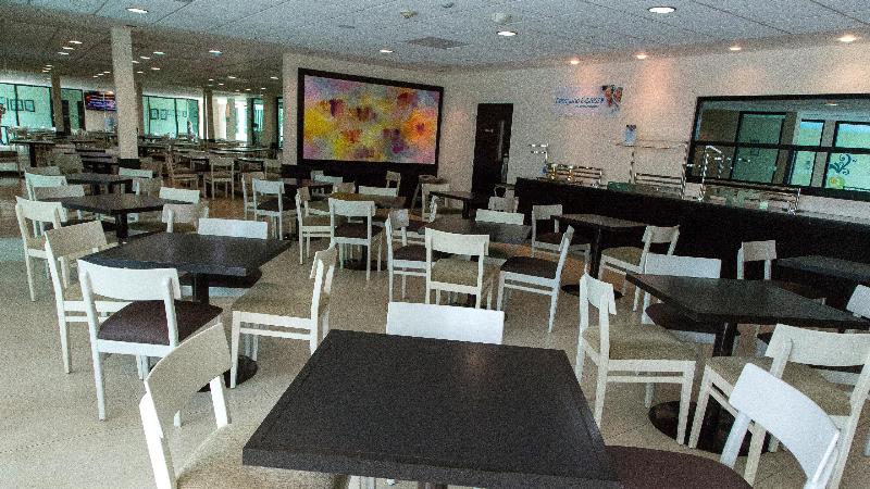 فندق Excellence Express & Suites