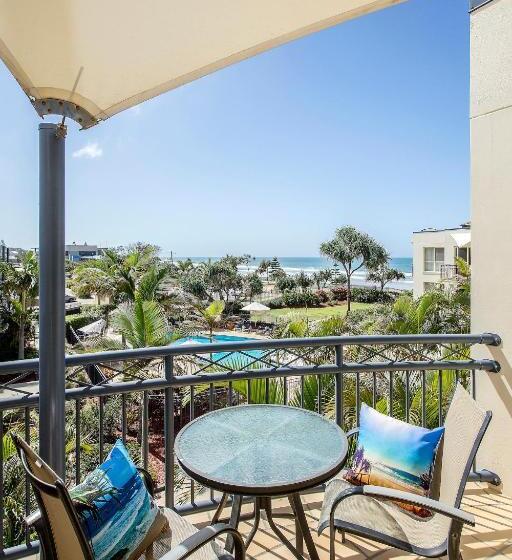 هتل Golden Riviera Absolute Beachfront Resort