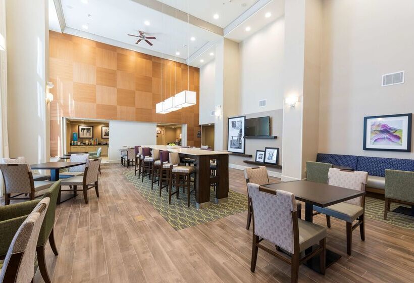 هتل Hampton Inn & Suites Hartfordmanchester