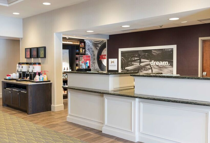 هتل Hampton Inn & Suites Hartfordmanchester