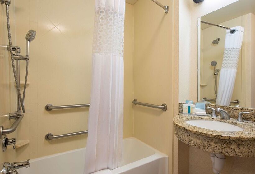 هتل Hampton Inn & Suites Hartfordmanchester