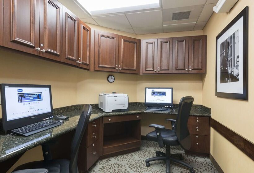 هتل Hampton Inn & Suites Hartfordmanchester