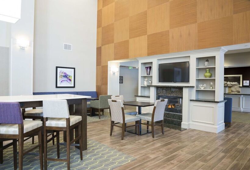 هتل Hampton Inn & Suites Hartfordmanchester