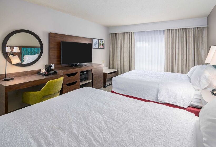 هتل Hampton Inn & Suites Hartfordmanchester
