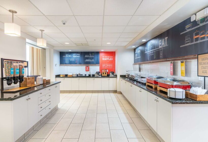 هتل Hampton Inn & Suites Hartfordmanchester