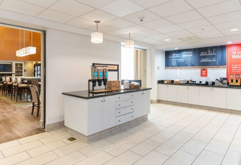هتل Hampton Inn & Suites Hartfordmanchester