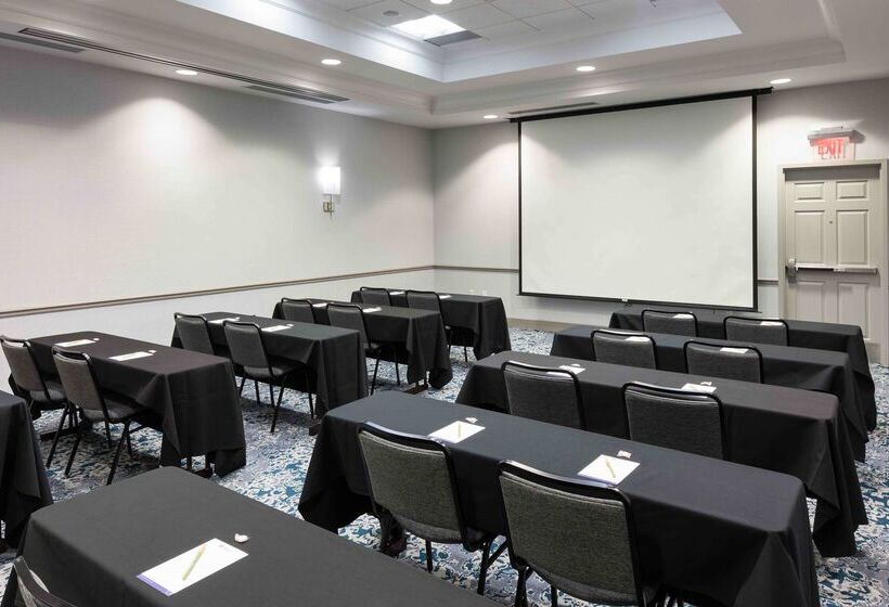 בית מלון כפרי Hilton Garden Inn Detroit/novi