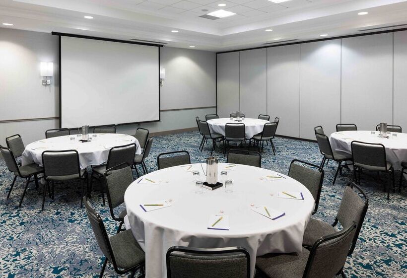 בית מלון כפרי Hilton Garden Inn Detroit/novi