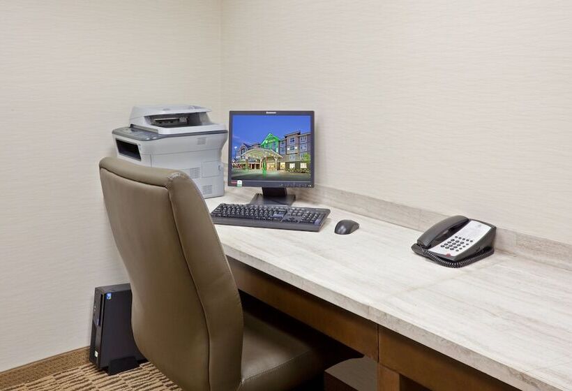 Holiday Inn Hotel & Suites Surrey East   Cloverdale, An Ihg