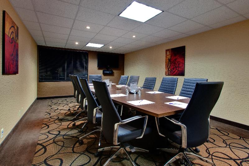 Holiday Inn Express Hotel & Suites Chatham South, An Ihg