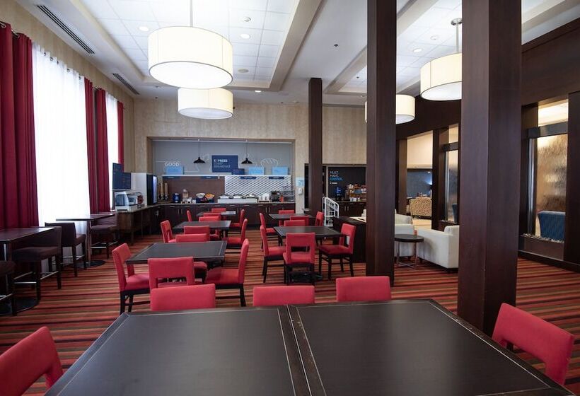 Holiday Inn Express Hotel & Suites Chatham South, An Ihg