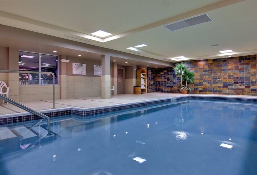 Holiday Inn Express Hotel & Suites Chatham South, An Ihg