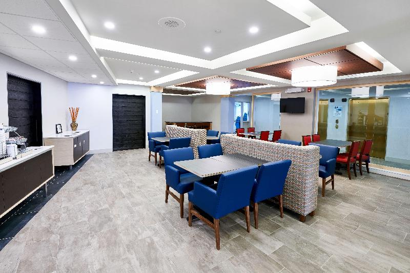 Holiday Inn Express Hotel & Suites Dieppe Airport, An Ihg