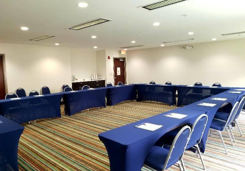 Holiday Inn Express Hotel & Suites Mebane, An Ihg