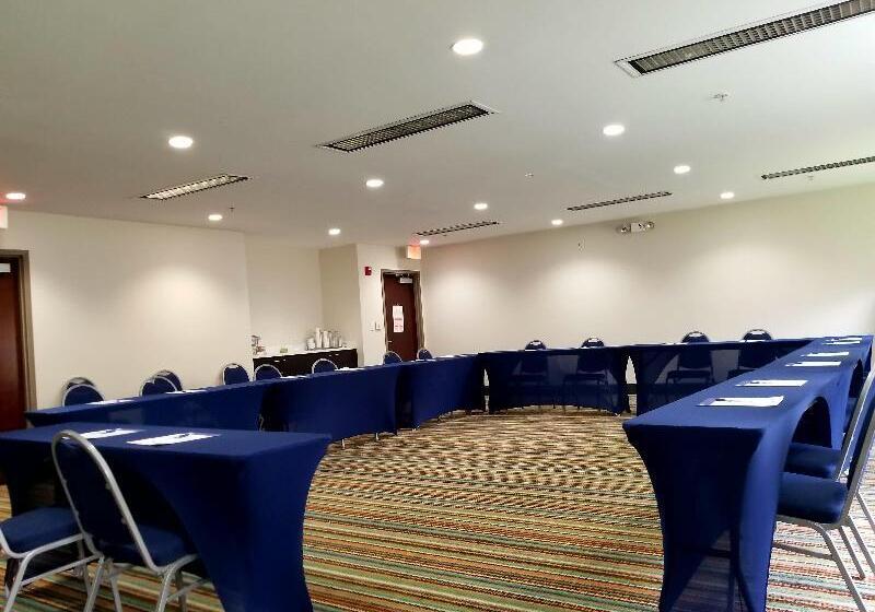 Holiday Inn Express Hotel & Suites Mebane, An Ihg