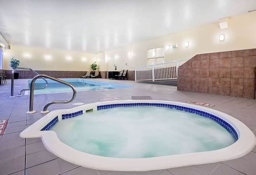 호텔 Ramada By Wyndham Prince Albert