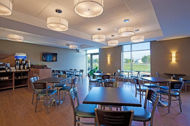 Holiday Inn Express Hotel & Suites Saint   Hyacinthe, An Ihg