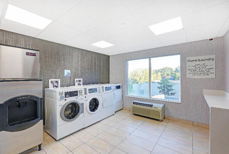 فندق Holiday Inn Express & Suites   Woodstock, On Canada