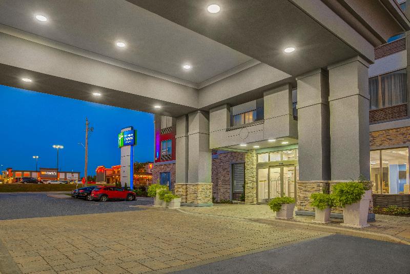فندق Holiday Inn Express & Suites   Woodstock, On Canada