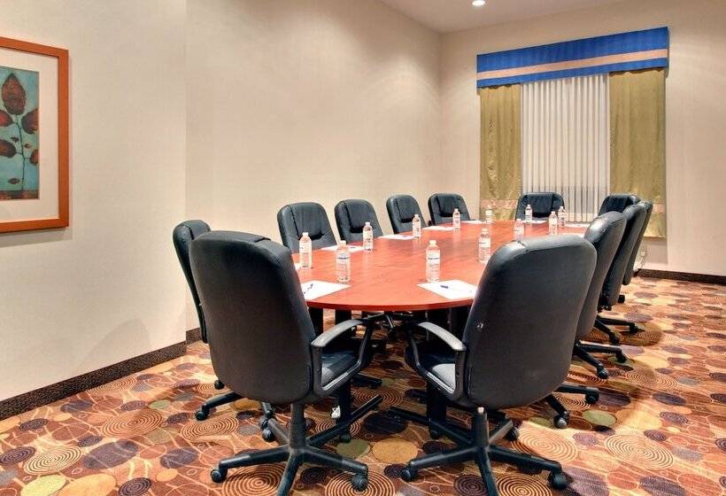 Holiday Inn Express Hotel & Suites Edmonton South, An Ihg