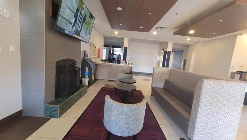 Holiday Inn Express Hotel & Suites Edmonton South, An Ihg