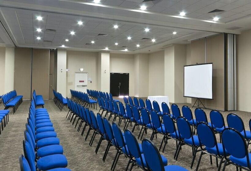 בית מלון כפרי Holiday Inn Express Ciudad Del Carmen, An Ihg