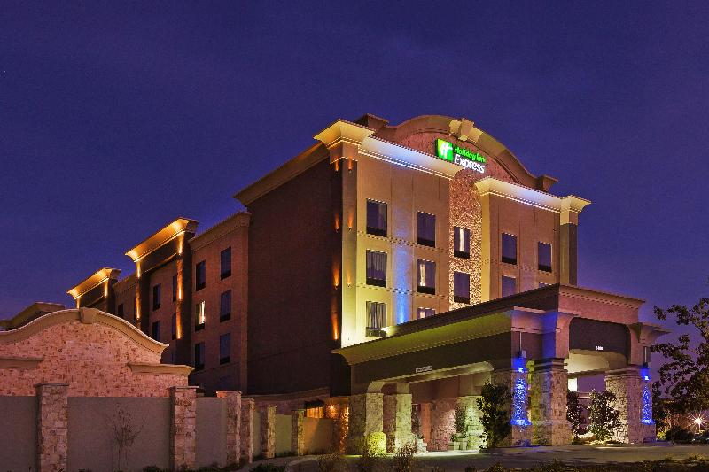 فندق Holiday Inn Express Frisco Legacy Park Area By Ihg