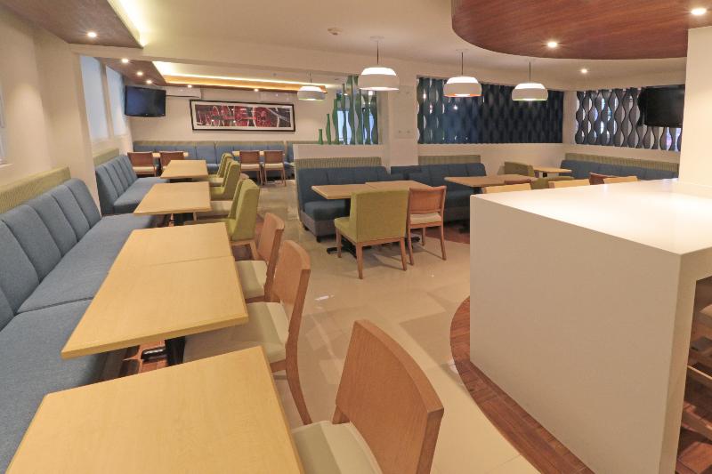 ホテル Holiday Inn Express Piedras Negras, An Ihg