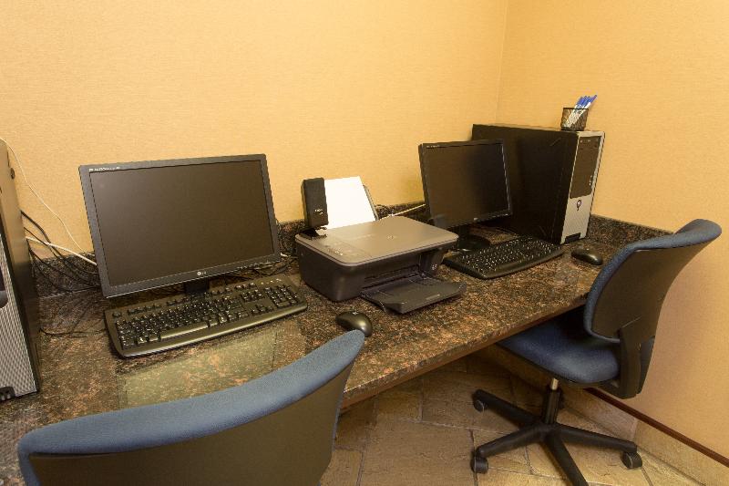 בית מלון כפרי Holiday Inn Express & Suites Whitecourt, An Ihg