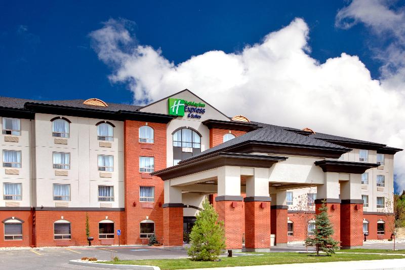 בית מלון כפרי Holiday Inn Express & Suites Whitecourt, An Ihg