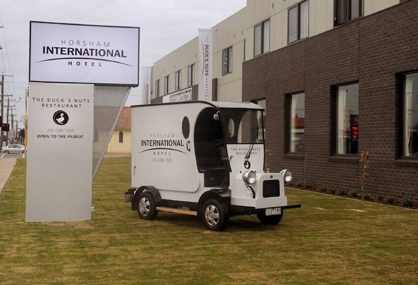 בית מלון כפרי Horsham International