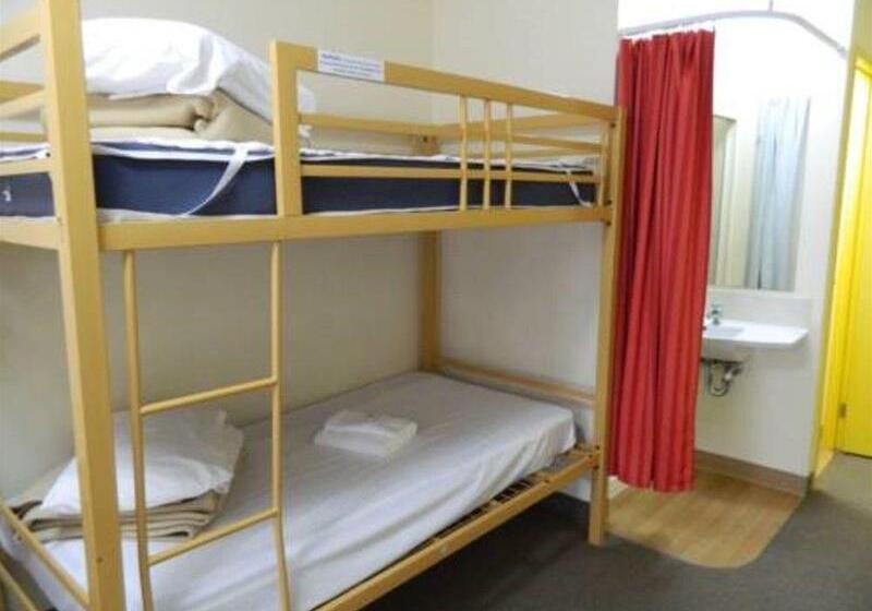 בית מלון כפרי Ibis Budget Melbourne Cbd