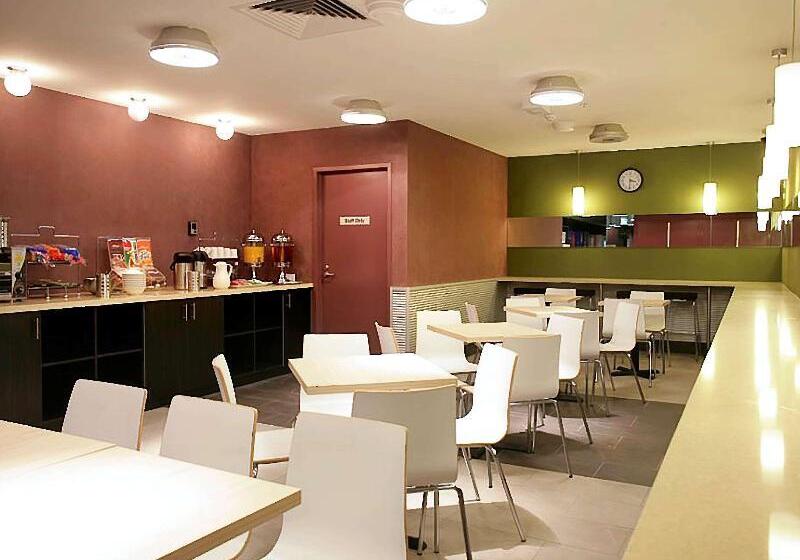 בית מלון כפרי Ibis Budget Melbourne Cbd