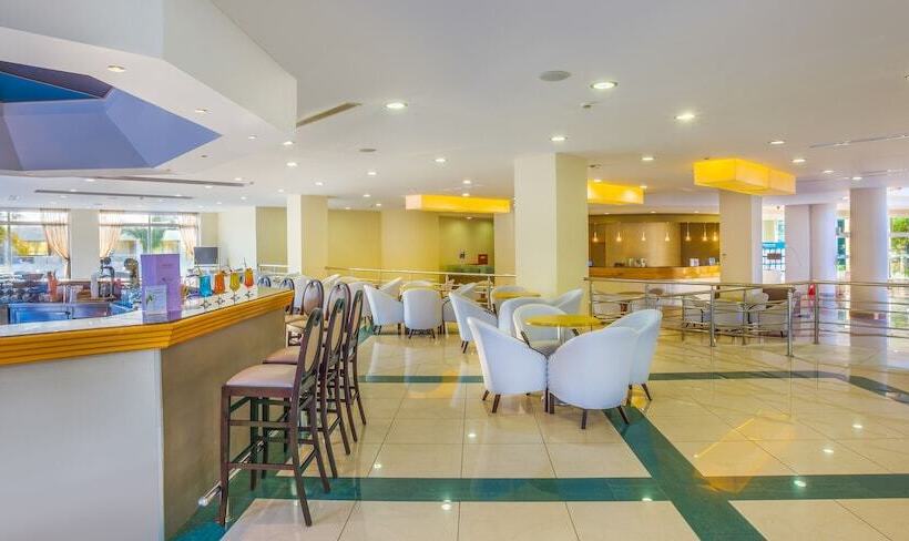 ホテル Kipriotis Maris Suites