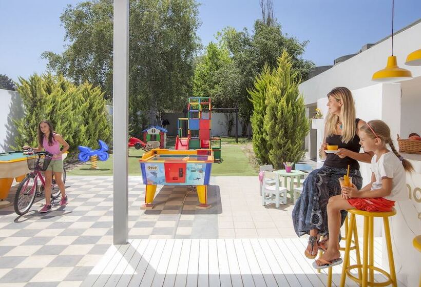 هتل Kipriotis Maris Suites