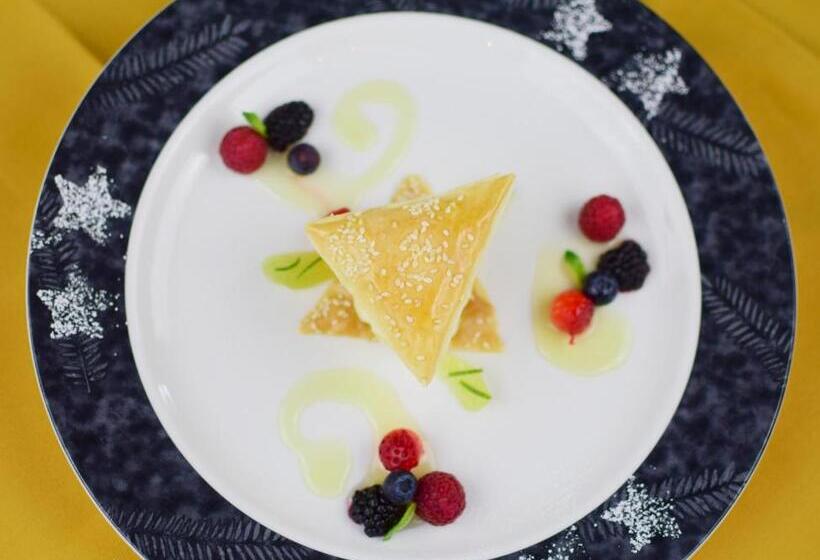 Отель La Fleur De Lys