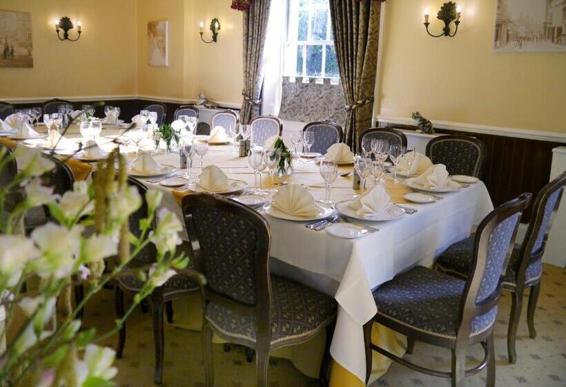 Отель La Fleur De Lys