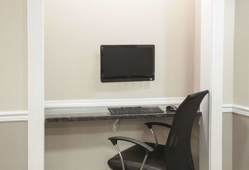 فندق La Quinta By Wyndham Fort Walton Beach